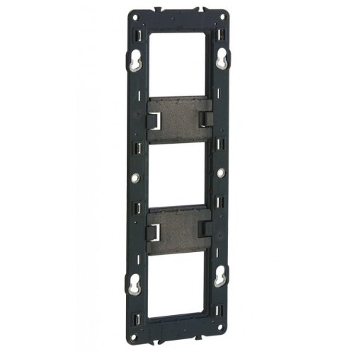 Суппорт, монтаж на винтах - Программа Batibox - вертикальный/горизонтальный монтаж - 3 -местный - 6/ 80253